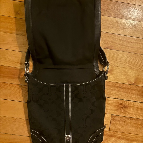 Coach Crossbody Bag - Picture 2 of 3